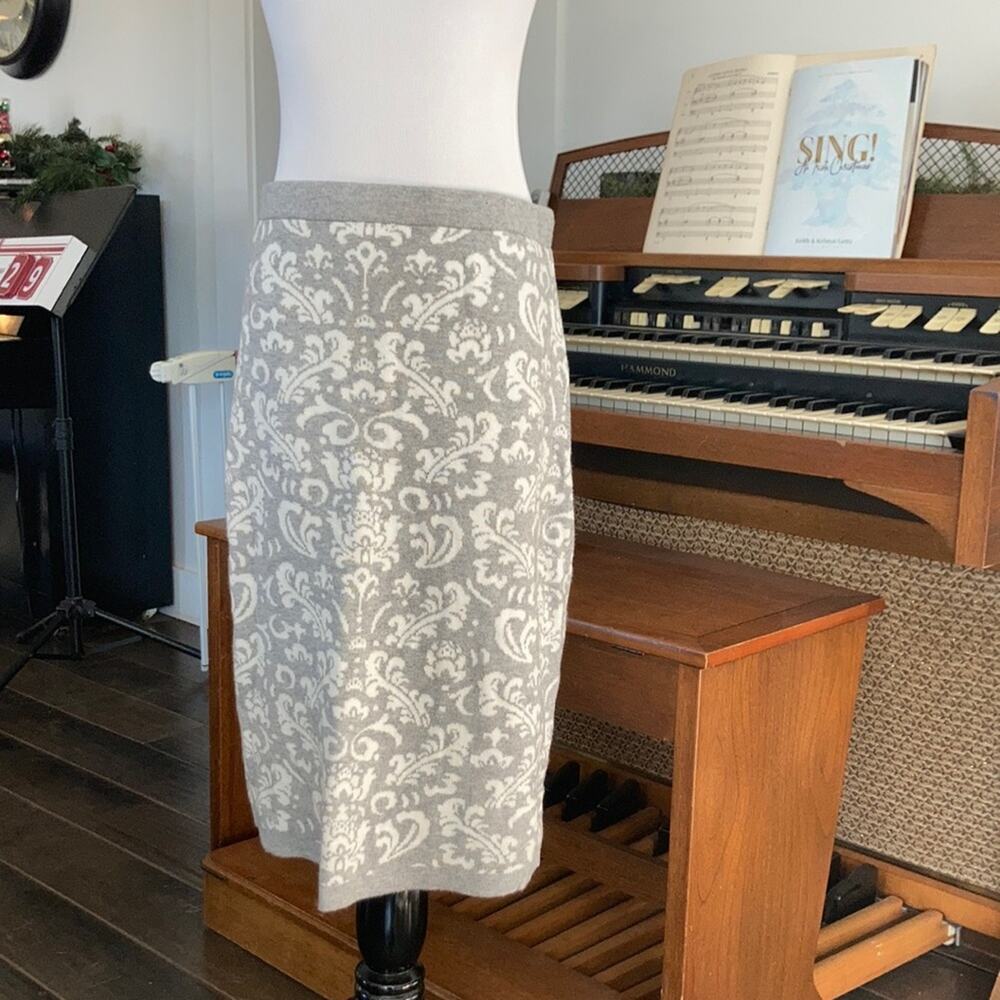 Merona Grey & White Pull On Pencil Sweater Skirt, Size S